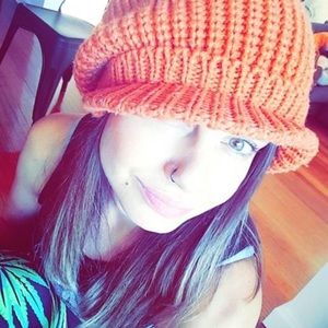 Meet your Posher, Carla